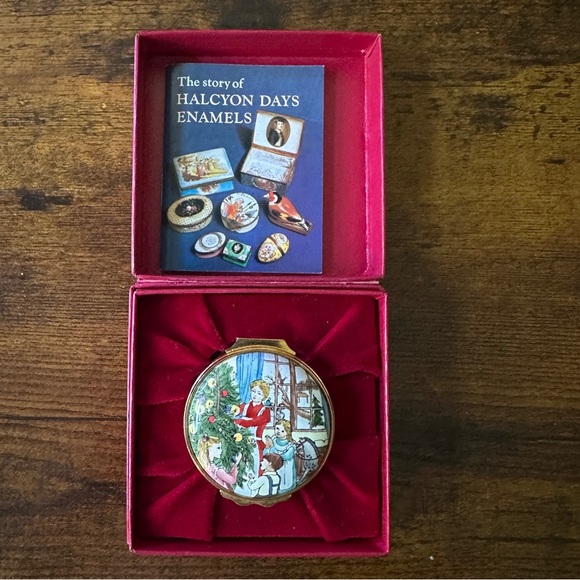 Halcyon Enamel Trinket box Victorian Christmas and Family Collectables - Picture 4 of 5